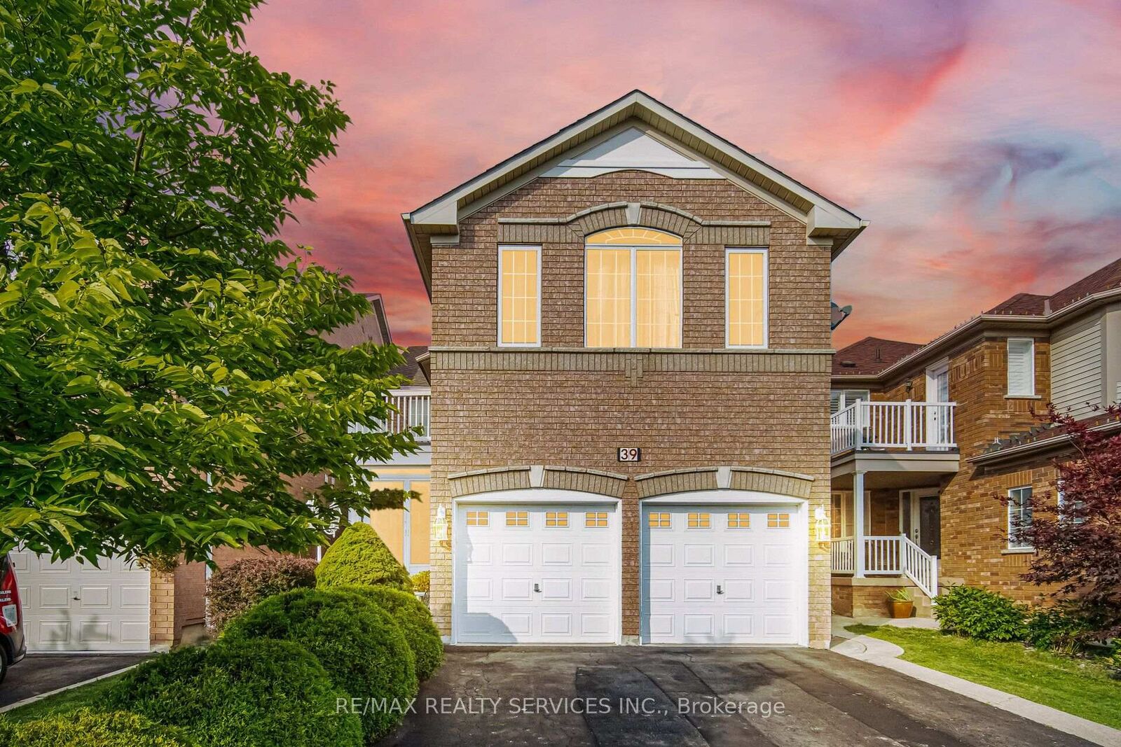 Property Photo: 39 Legend Lane ON L6X 5B6