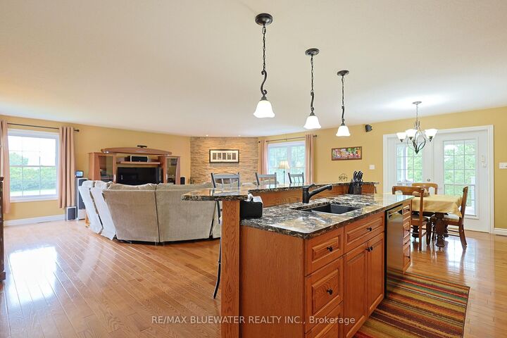 Property Photo: 71837 Sunridge Crescent ON N0M 1N0