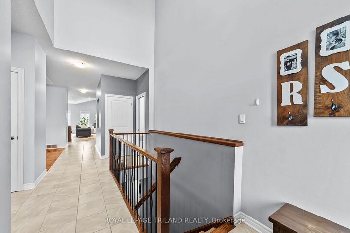 Property Photo:  3194 Pincombe Drive  ON N6L 0B4 