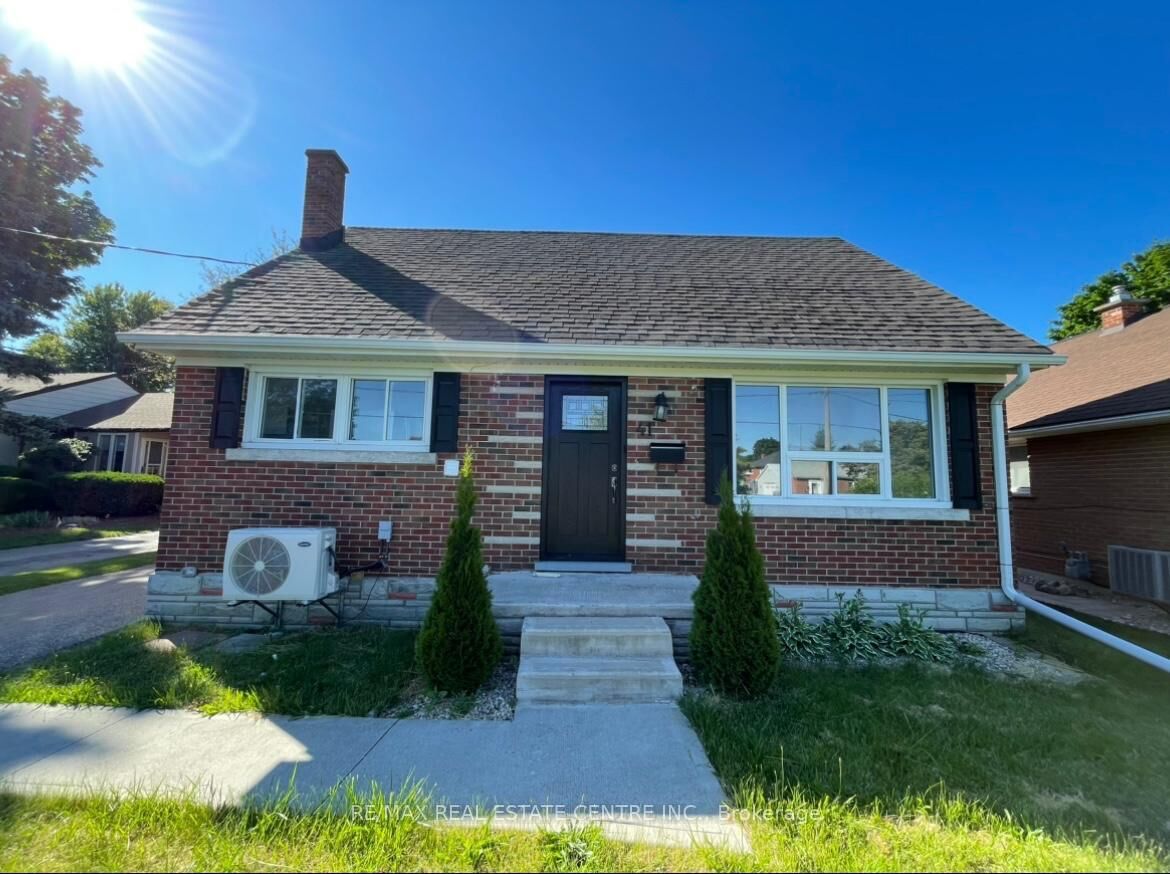 Property Photo:  41 Belleview Avenue E Upper  ON N2B 1G4 