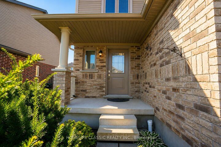 Property Photo: 5 Irwin Crescent ON L9R 0G6