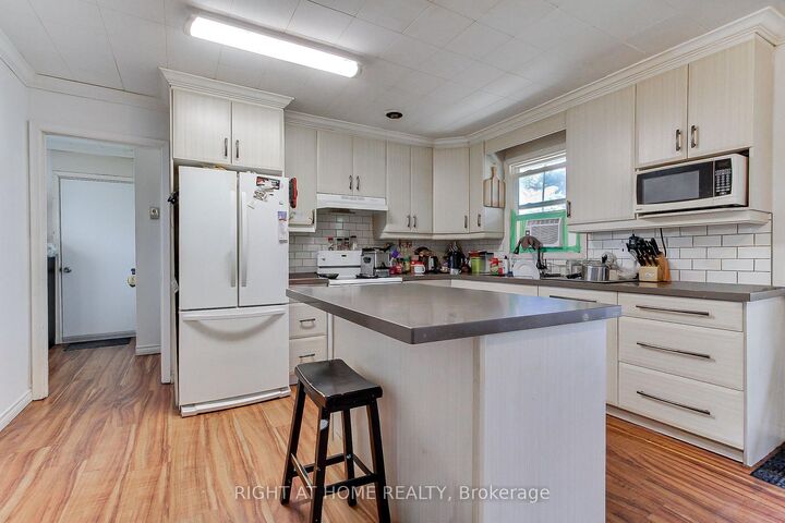 Property Photo: 1384 Graham Side Road ON L3Y 4V9