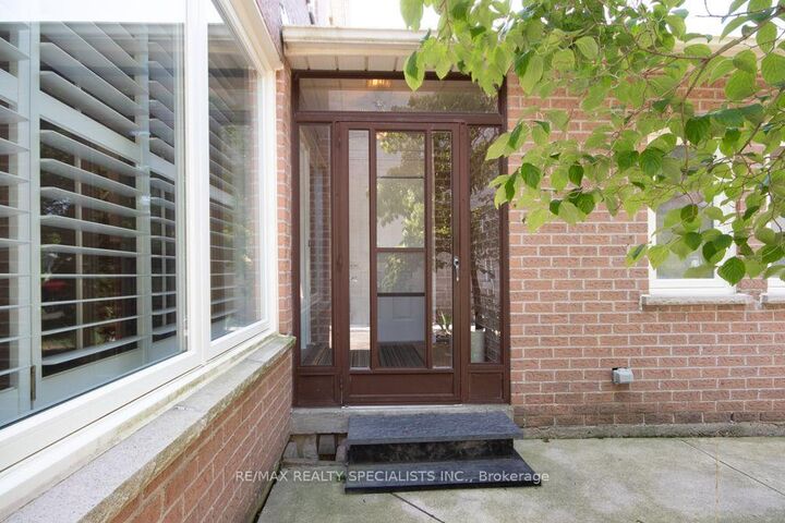 Property Photo: 358 Erin Street ON L6H 4P9