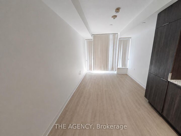 Property Photo: 27 Bathurst Street 1415W ON M5V 0R1