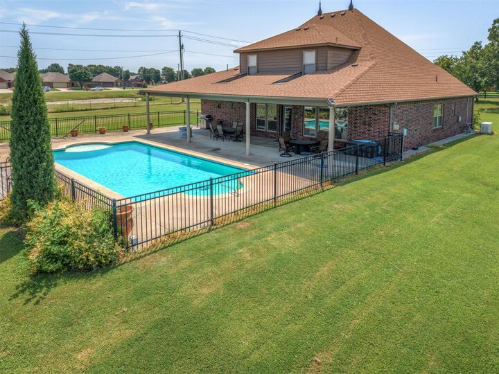 Property Photo: 20211 E 41st Street S OK 74014