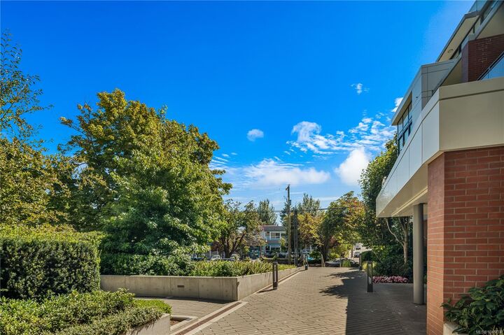 Property Photo: 530 Michigan St #116 BC V8V 0G2