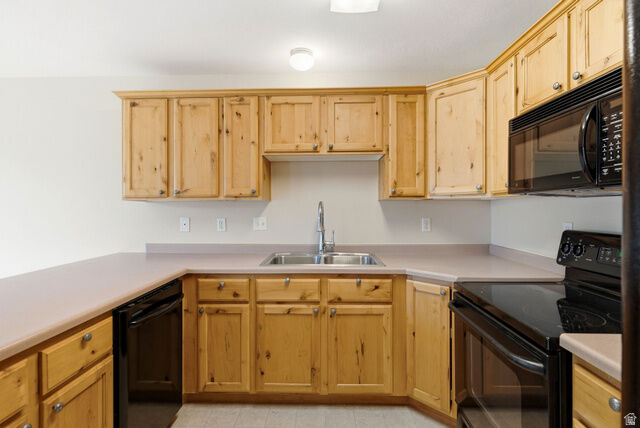 Property Photo:  546 W 230 N  UT 84041 