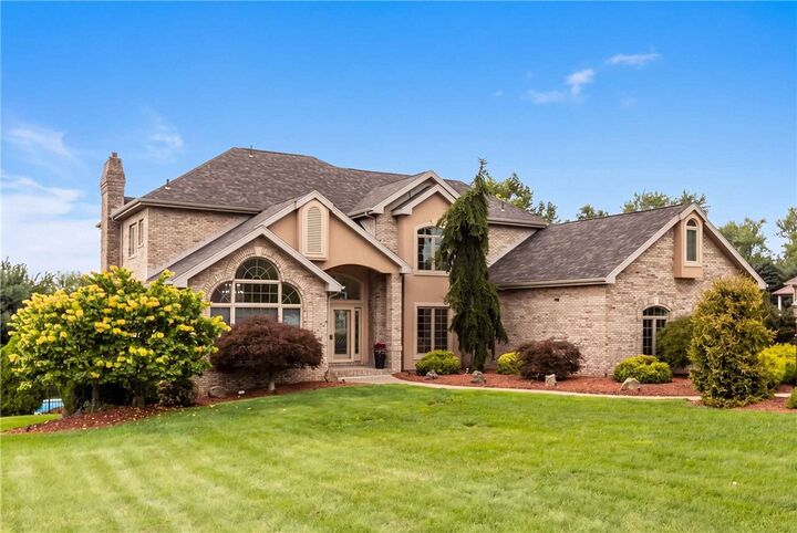Property Photo:  1002 Kings Ct  PA 15085 