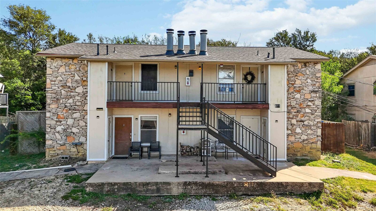 Property Photo: 811 Bracewood Circle TX 78666