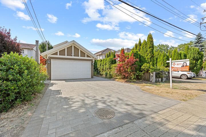 Property Photo: 9388 Dolphin Avenue BC V6Y 1C8