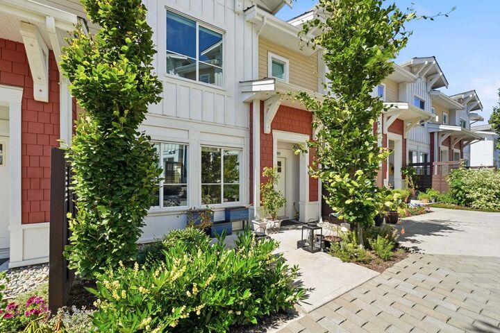 Property Photo: 16561 17A Street 89 BC V3Z 1J3