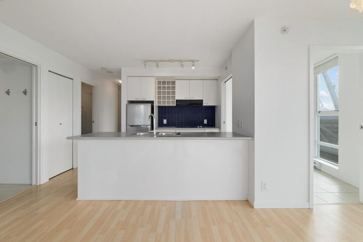 Property Photo:  111 W Georgia Street 1503  BC V6E 4M3 