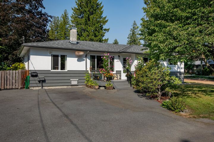 Property Photo: 12157 250 Street BC V4R 1H3