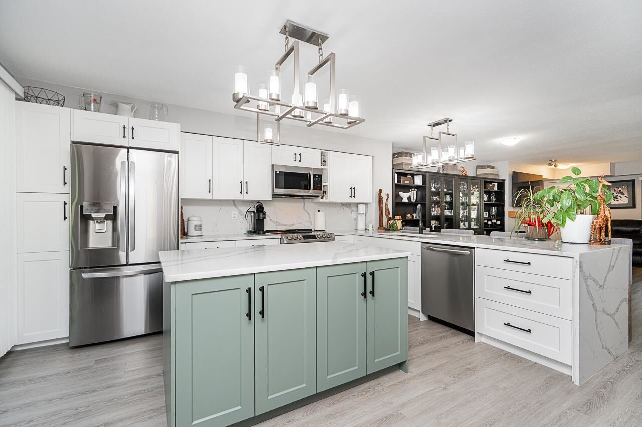 Property Photo: 19250 65 Avenue 1 BC V4N 5R7