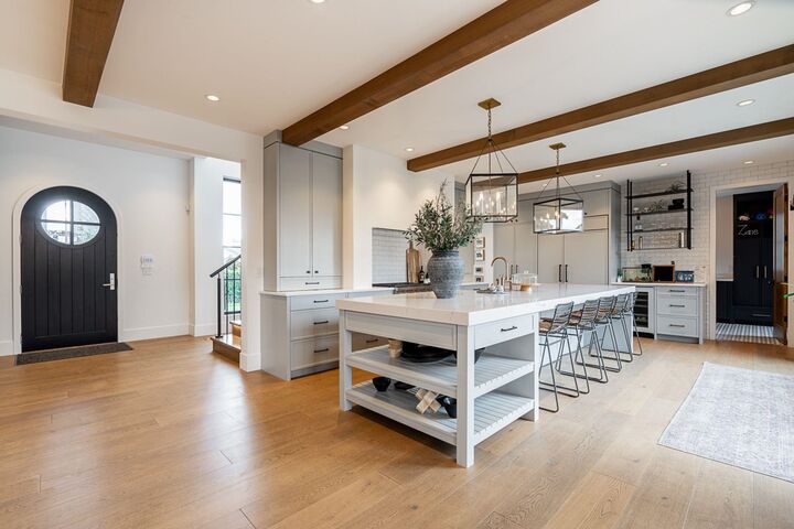 Property Photo: 4643 Midlawn Drive BC V5C 3P5