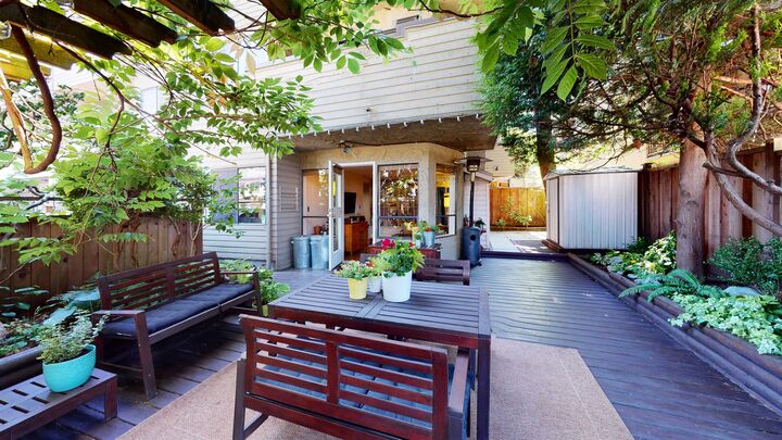 Property Photo: 853 E 7th Avenue 111 BC V5T 1P4