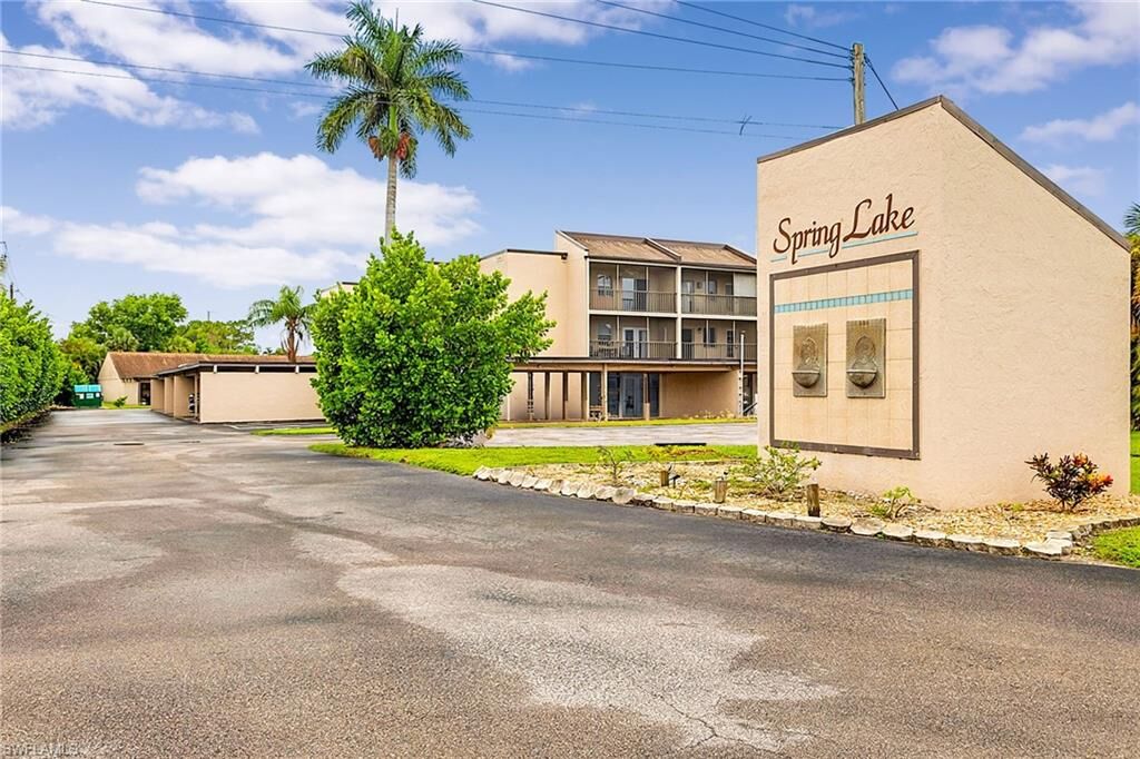 Property Photo:  3150 Shorewood Ln 206  FL 33907 
