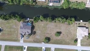 Property Photo: 617 NW 14th St FL 33993