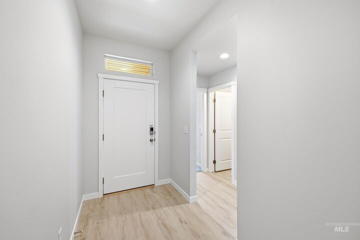 Property Photo: 653 W Novak Dr ID 83617