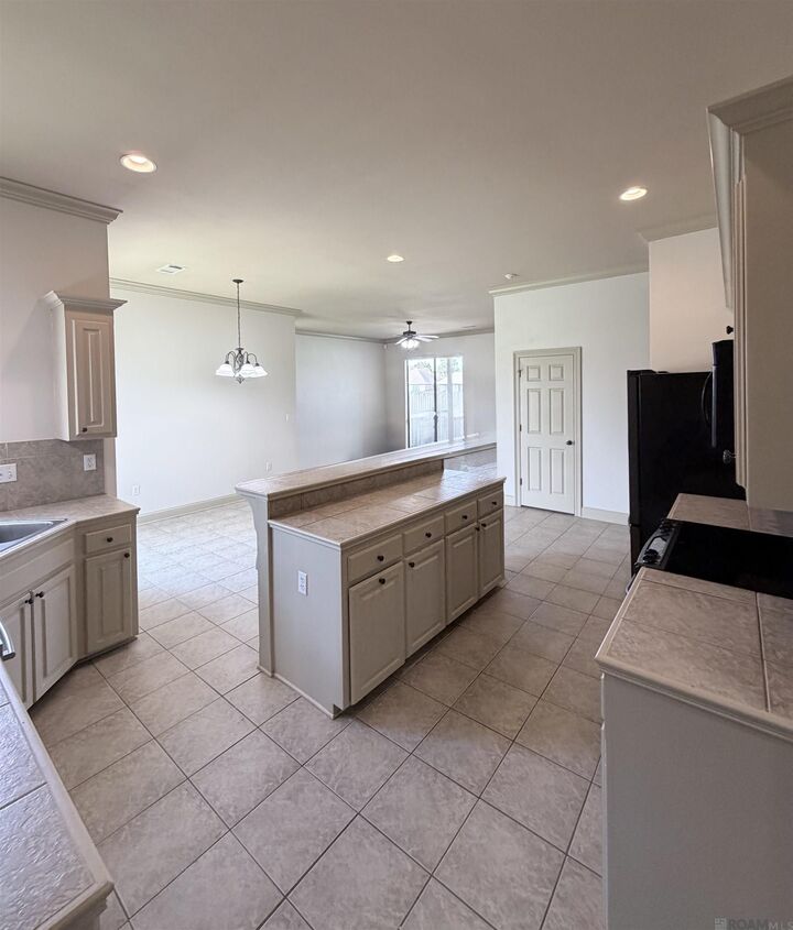 Property Photo:  3244 Southlake Ave  LA 70810 