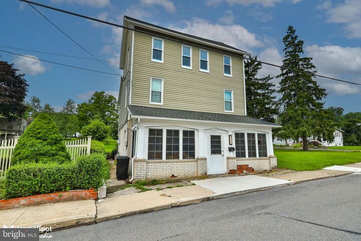 Property Photo:  726 Garibaldi Avenue  PA 18013 