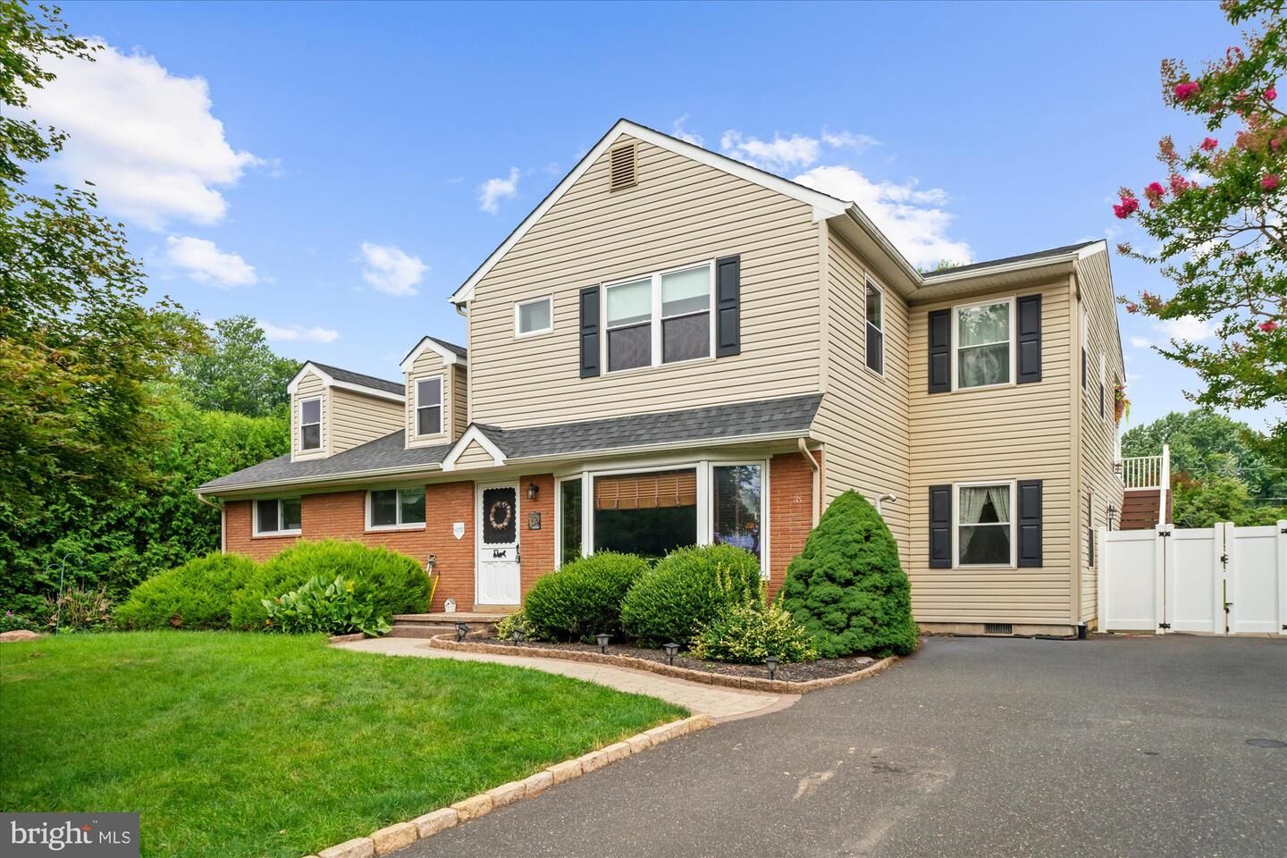 Property Photo: 34 Butternut Drive PA 19040