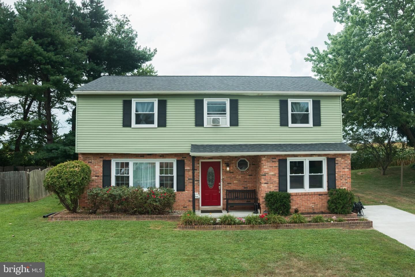 Property Photo: 34 Craig Road DE 19701