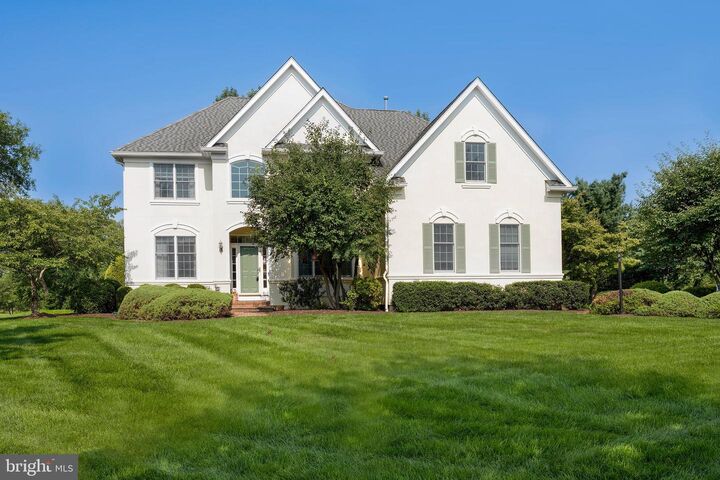 Property Photo:  5 Alvamar Court  NJ 08558 