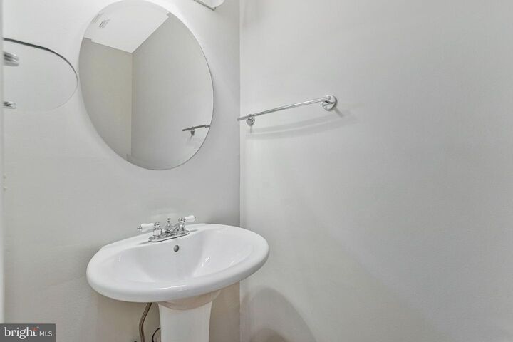 Property Photo: 4284 Sleepy Lake Drive VA 22033