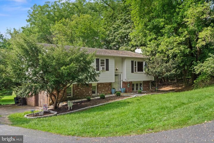 Property Photo:  3370 Route 212  PA 18036 