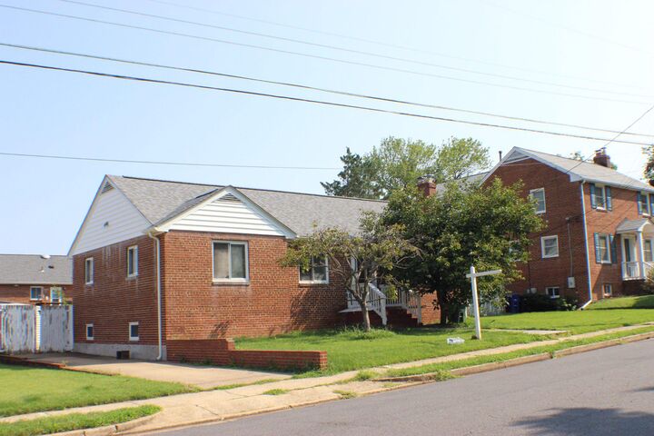 Property Photo:  5907 2nd Street S  VA 22204 