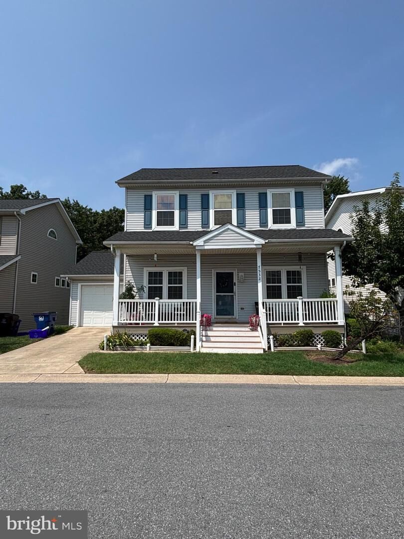 Property Photo: 7532 Cove Point Way MD 21075