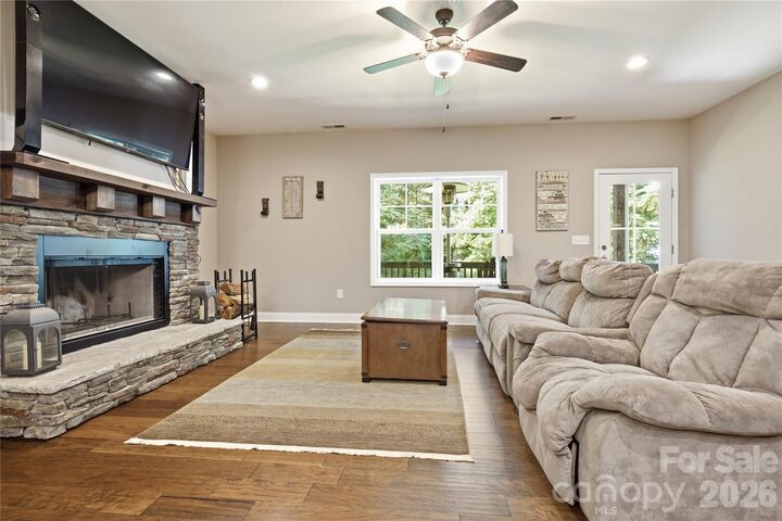 Property Photo: 72 Summer Shade Court NC 28792