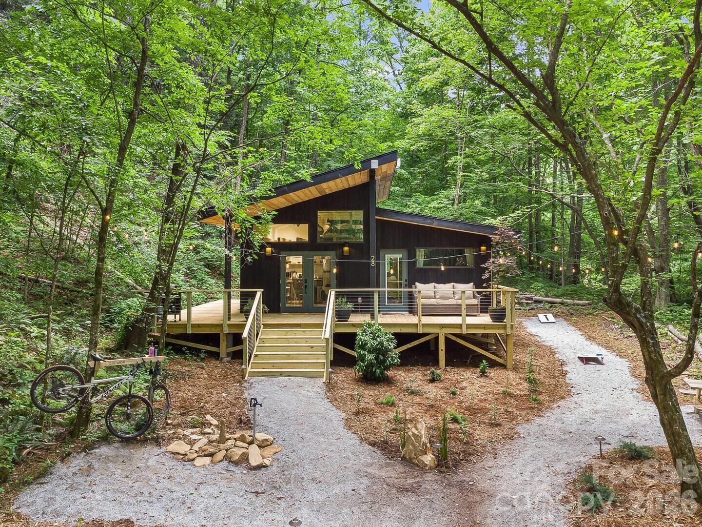Property Photo:  352 Twinbrook Lane  NC 28751 