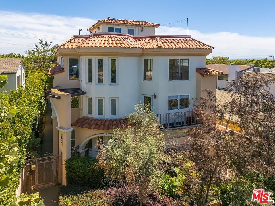 Property Photo:  2922 Montana Ave, Unit D  CA 90403 