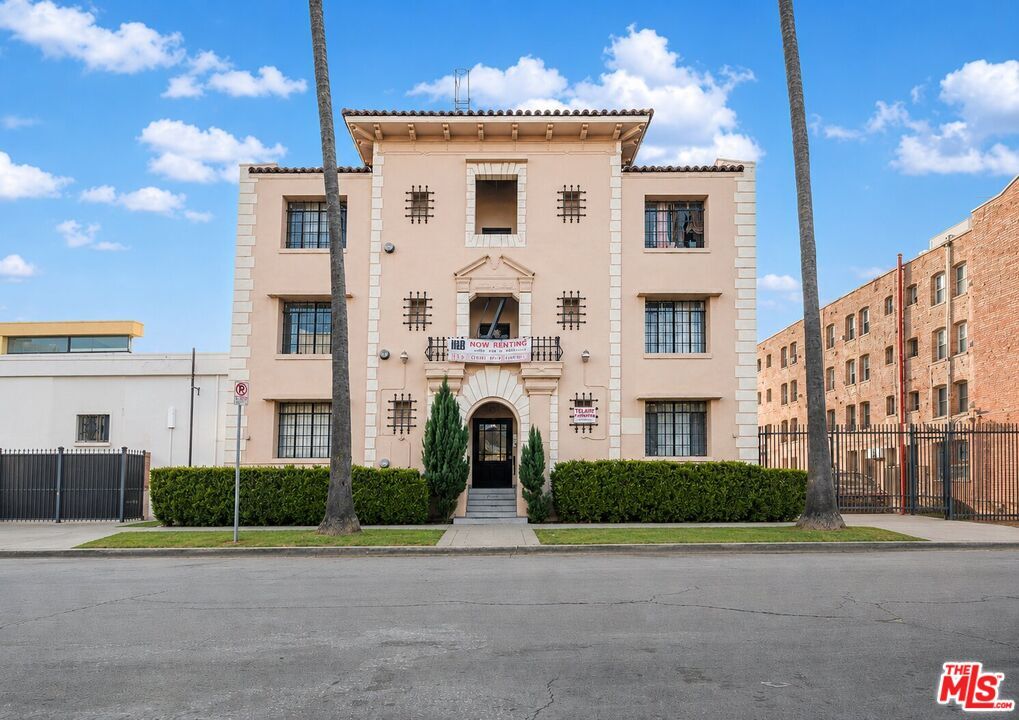 Property Photo: 259 S Harvard Blvd, Unit 200 CA 90004