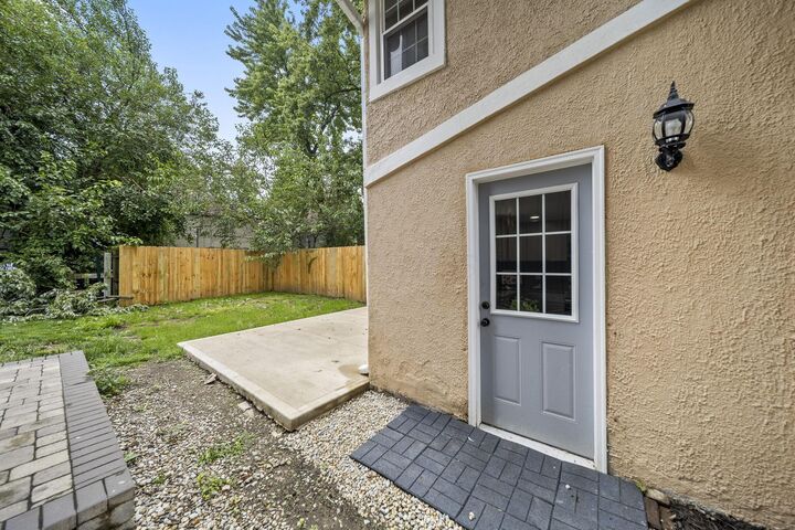 Property Photo:  555 South Lane  OH 43206 
