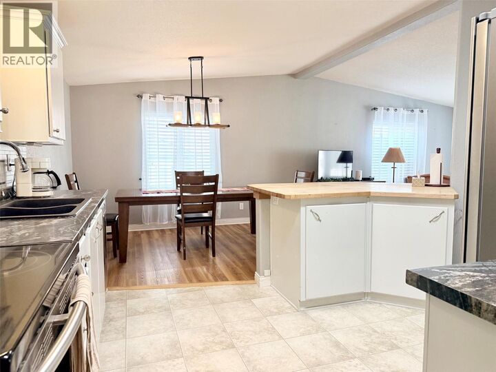 Property Photo: 411 3rd Avenue South BC V0B 1G3