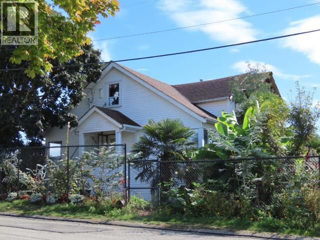 4538 Michigan Ave — photo 1