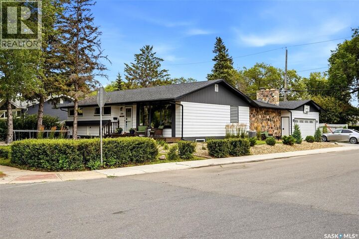 Property Photo:  2705 Grant Road  SK S4S 5G1 