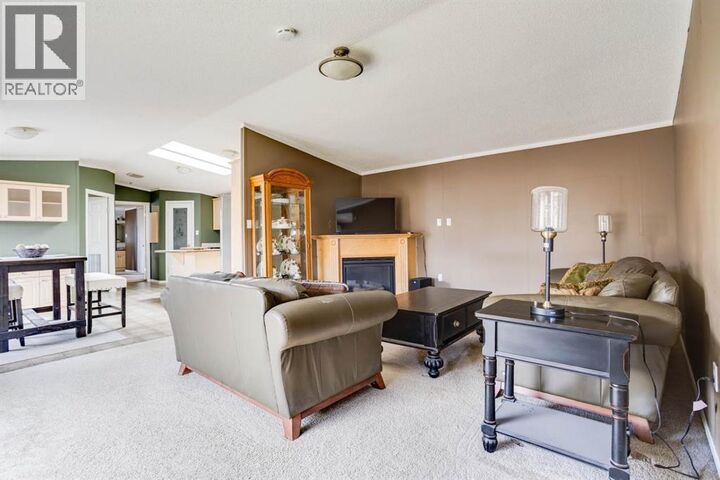 Property Photo:  125 Elm Street  AB T9K 0J9 