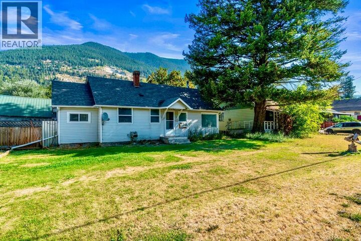 5722 97 Highway North — photo 1
