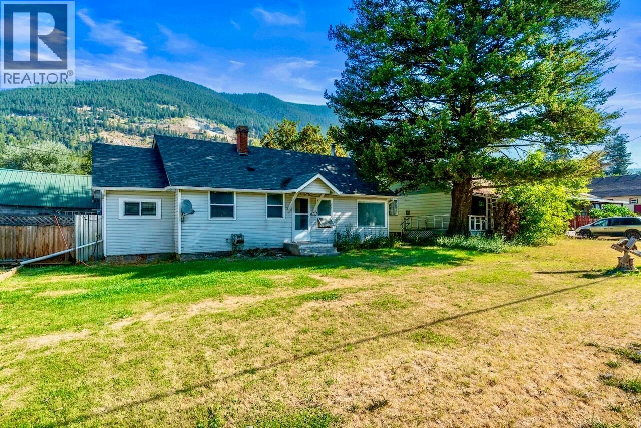Property Photo: 5722 97 Highway North BC V0E 1W0