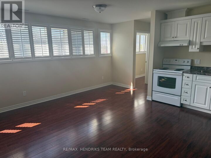 Property Photo:  320 Vine Street 2B  ON L2M 4T3 