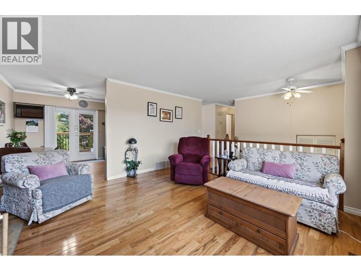 Property Photo: 686 Sicamore Drive BC V2B 6R5