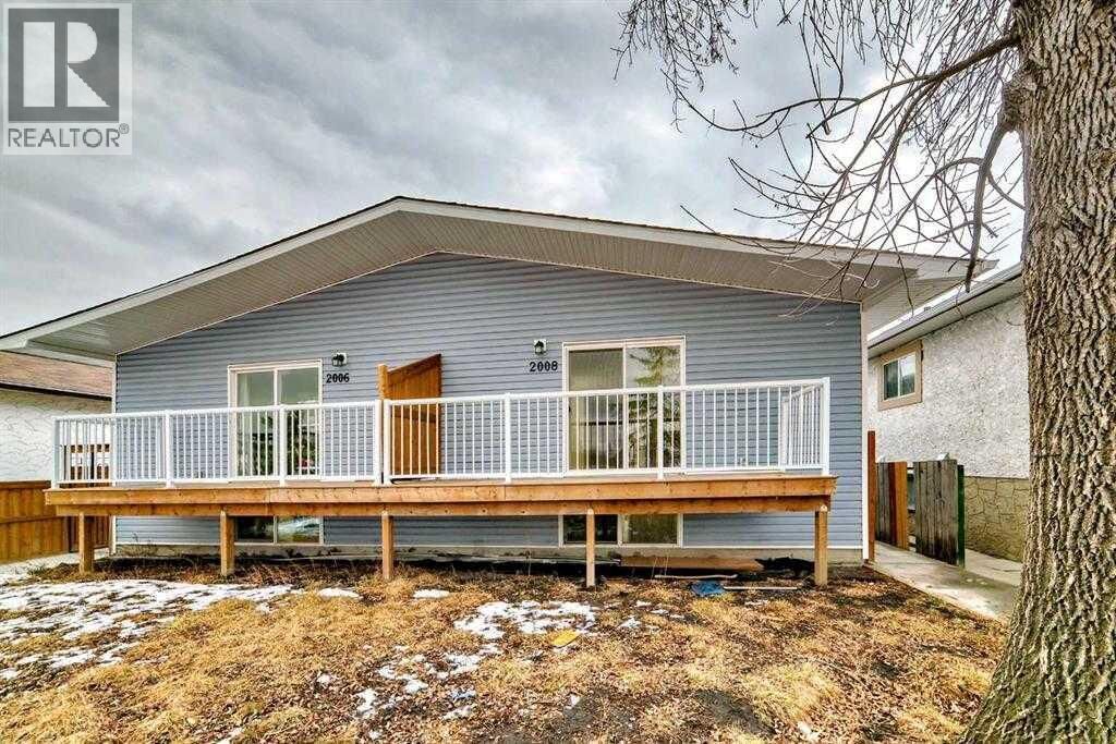 Property Photo:  2008 41 Street Southeast  AB T2B 1C6 