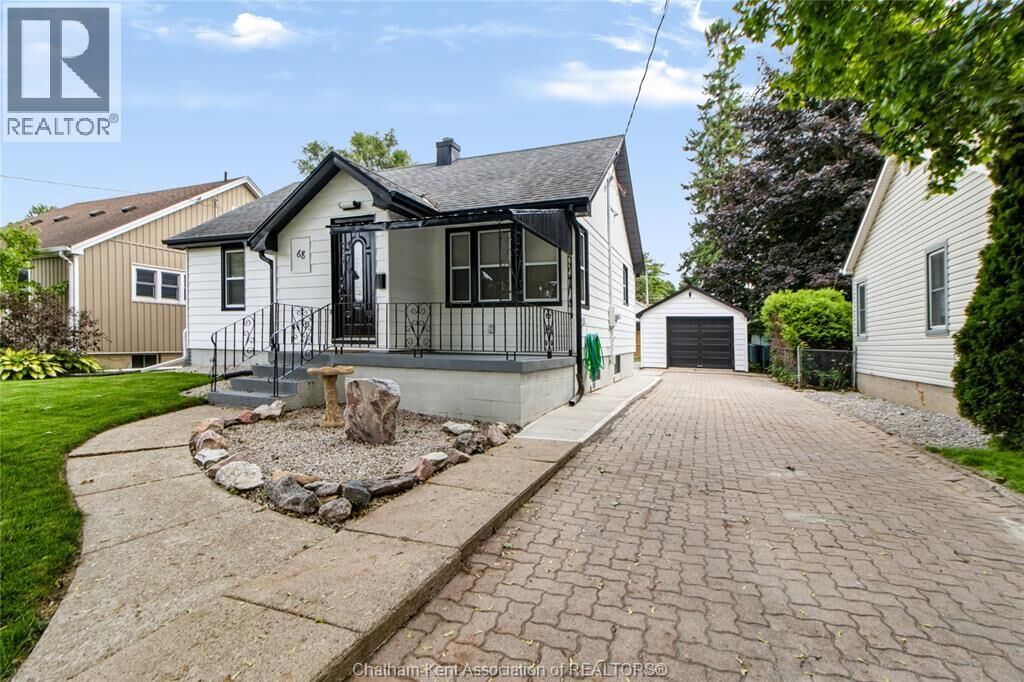 Property Photo: 68 Tweedsmuir Avenue East ON N7M 3Z8