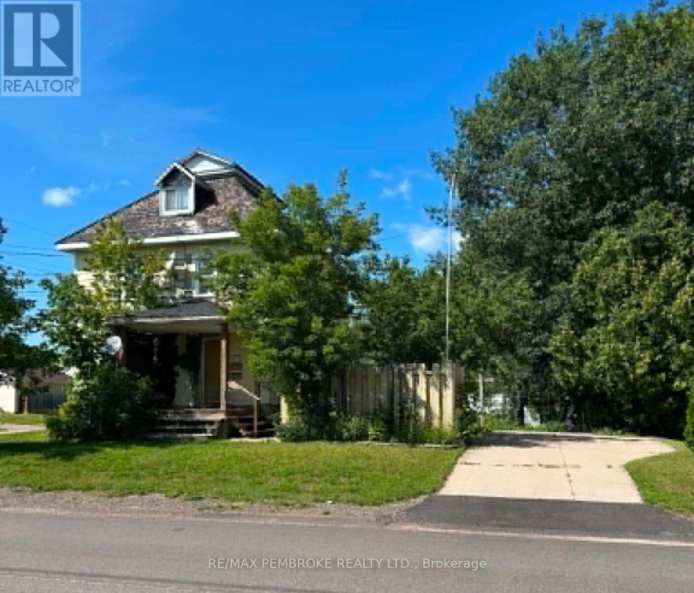 Property Photo: 539 McGee Street ON K8A 6E3