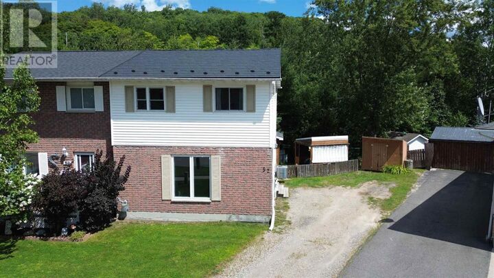 Property Photo: 52 Lachance Pl ON P5A 3B8