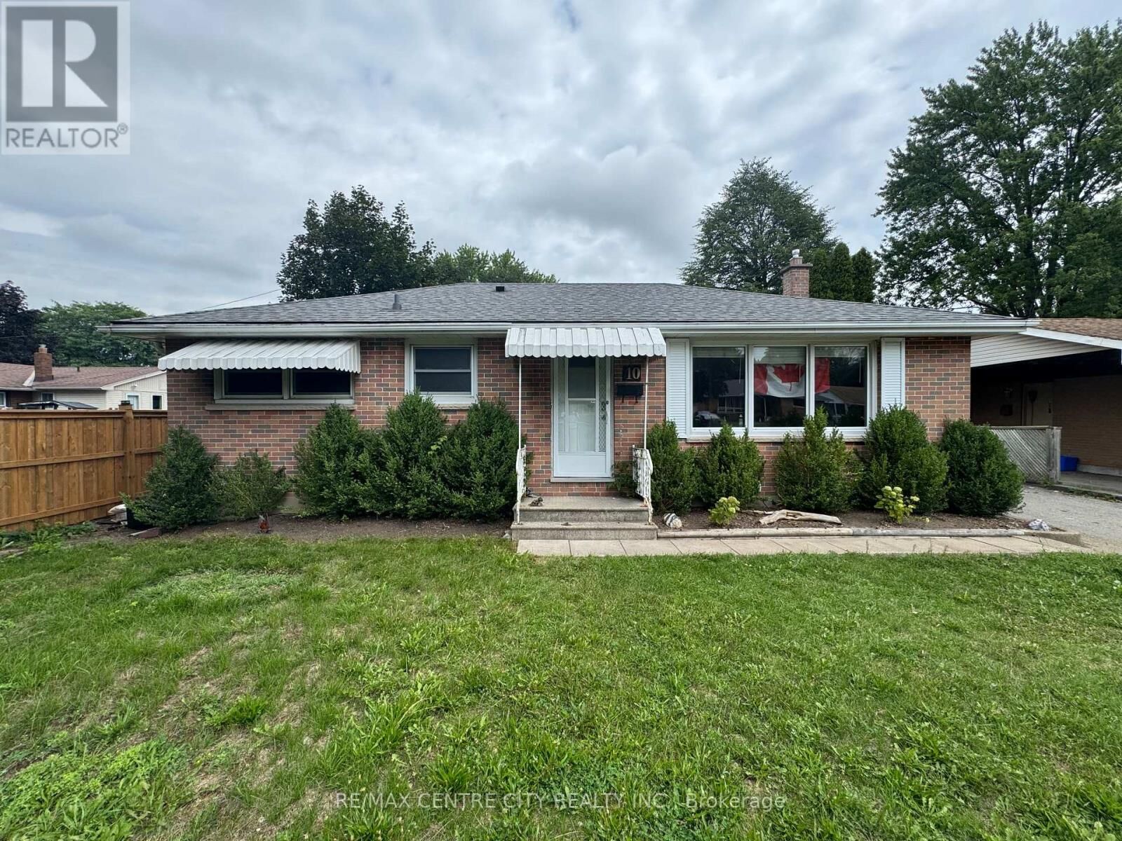Property Photo:  10 Tewksbury Crescent  ON N5V 2M8 